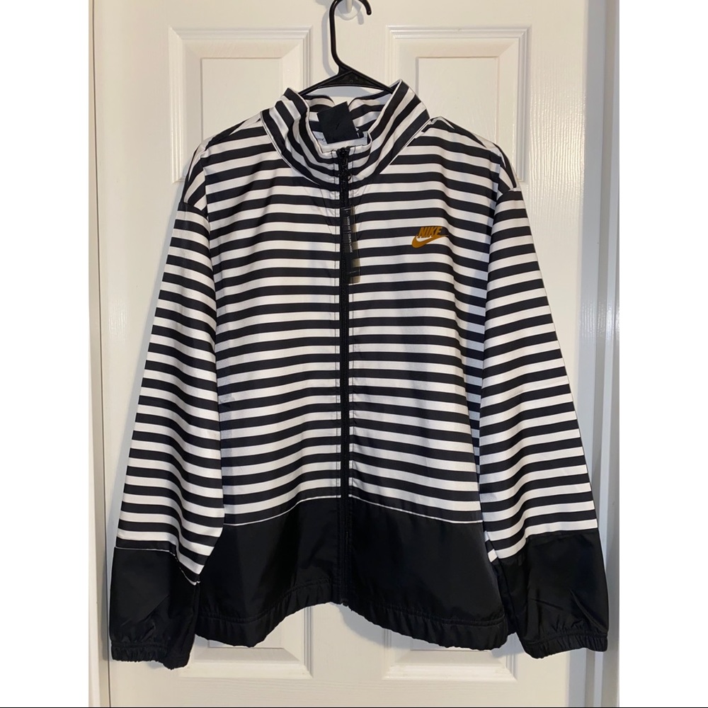 Nike black & white striped zip up rain jacket/coat